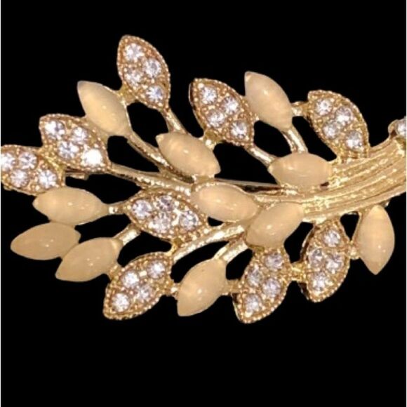 Golden Wheat Brooch with Crystals Feminine Nature Symbol - Picture 5 of 10